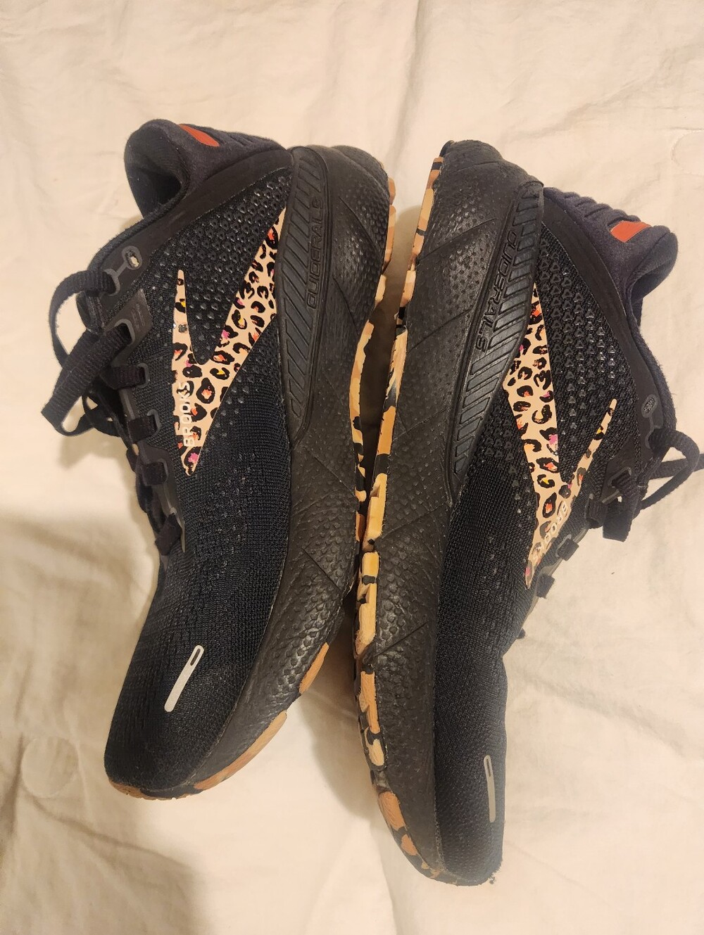Brooks Women Adrenaline CTS 22 Black Athletic Sneakers with Leopard Accent Sz 8